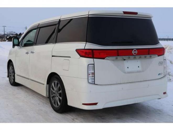 エルグランド2.5 250ハイウェイスター 4WD　検2年　スタッドレス　バックモニター　自社　ローンカノウ 2500