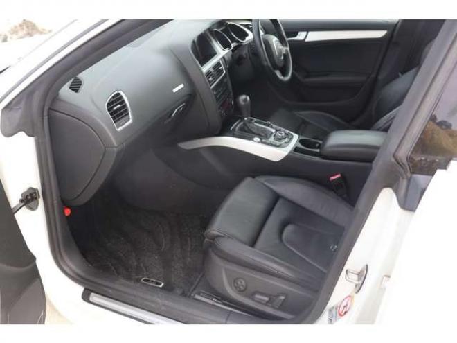 アウディA5スポーツバック 2.0 TFSI クワトロ 4WD　検R9/1　バックカメラ　自社　ローンカノウ 正規輸入車 2000