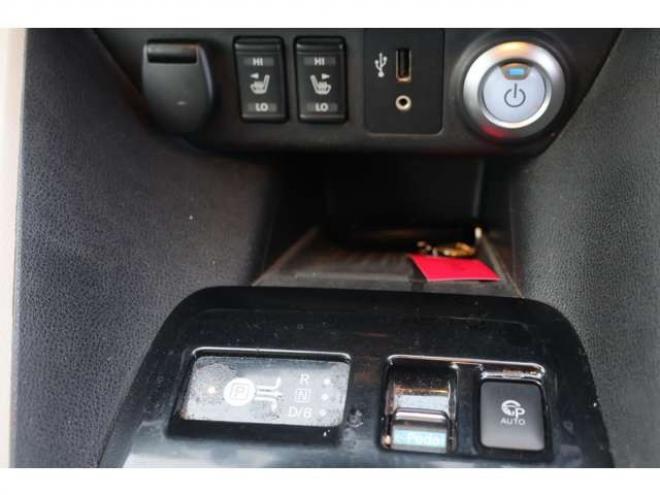 リーフG　検二年　プロパイロット　アラウンドビューモニター　フルセグ　2トーンルーフ 2WD 不明