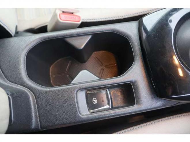 リーフG　検二年　プロパイロット　アラウンドビューモニター　フルセグ　2トーンルーフ 2WD 不明