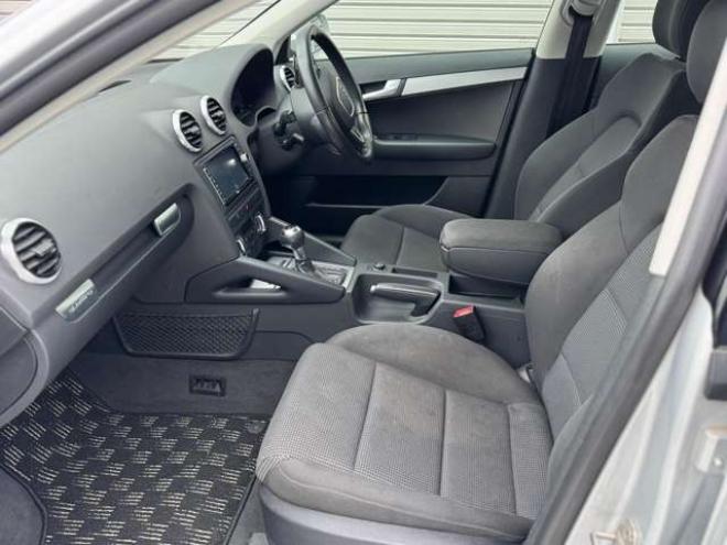 アウディA3スポーツバック 2.0 TFSI クワトロ 4WD　ナビ　TV　Bカメラ　Bluetooth 正規輸入車 2000