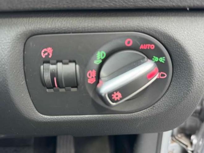 アウディA3スポーツバック 2.0 TFSI クワトロ 4WD　ナビ　TV　Bカメラ　Bluetooth 正規輸入車 2000