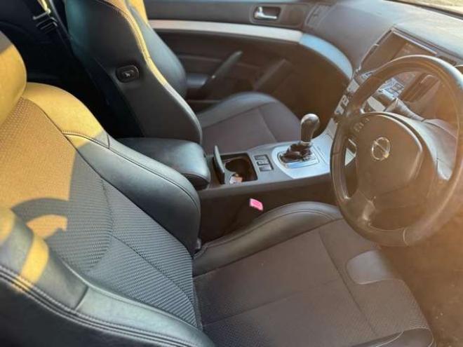 スカイラインクーペ3.7 370GT タイプS　夏冬タイヤ 2WD 3700