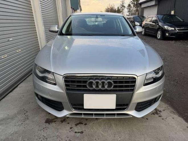 アウディA4 2.0 TFSI クワトロ 4WD　ワンオーナー車　ナビ　TV 正規輸入車 2000