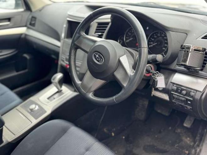 レガシィB4 2.5 GT 4WD　夏冬タイヤ　Bluetooth　19インチアルミ 2500