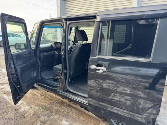 N-BOXカスタムG 4WD　スマートキー　ナビ　TV　リアモニター 660