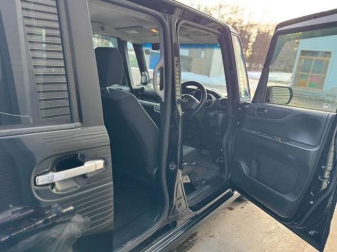 N-BOXカスタムG 4WD　スマートキー　ナビ　TV　リアモニター 660