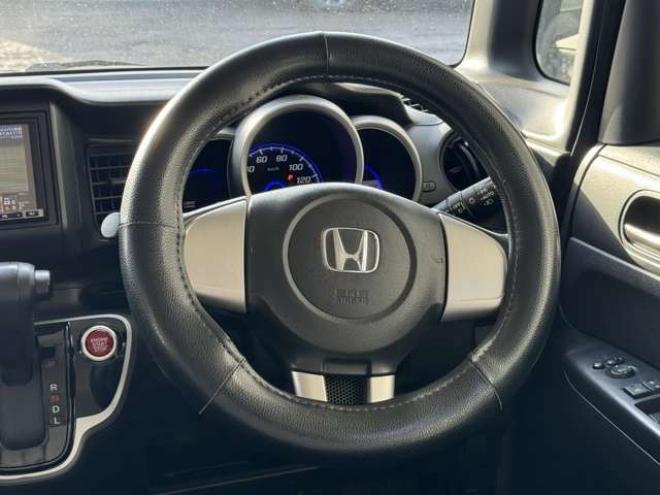 N-BOXカスタムG 4WD　スマートキー　ナビ　TV　リアモニター 660