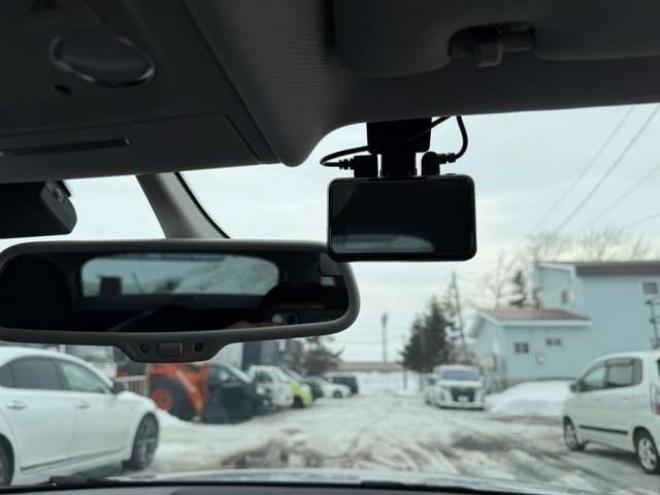 アウディA4アバント 2.0 TFSI クワトロ 4WD　純正ナビ・TV　バックカメラ　ETC　Dレコーダー　夏冬タイヤ付き 正規輸入車 2000