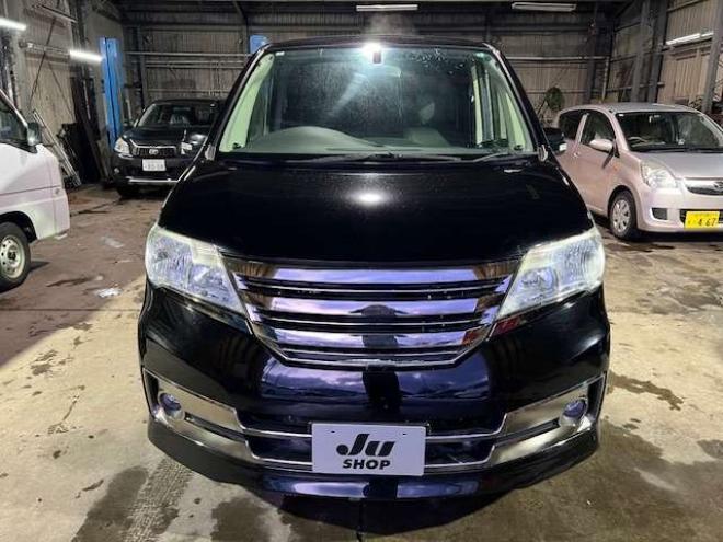 セレナ2.0 ライダー ブラックライン 4WD　新規車検整備付・Bluetooth対応社外ナビ・バックモニター・両側パワースライドドア・純正エンジンスターター・スマートキー・LEDテール 2000