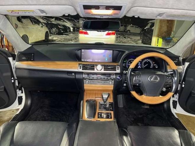 レクサスLSハイブリッド 600h バージョンC Iパッケージ 4WD　WALD&モデリスタエアロ・左右出しマフラー・20インチAW・エアサスコントローラー・ブラックレザー・パワートランク・純正HDDナビ・バックモニター・純正エンジンスターター・カードキー 5000
