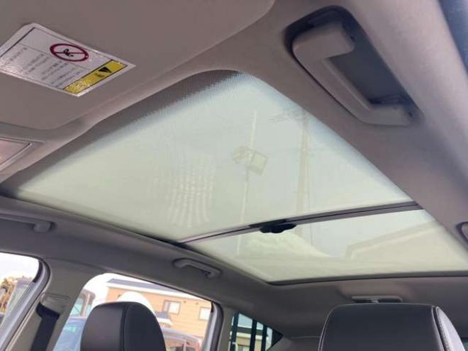 フォードクーガ タイタニアム 4WD　 2500