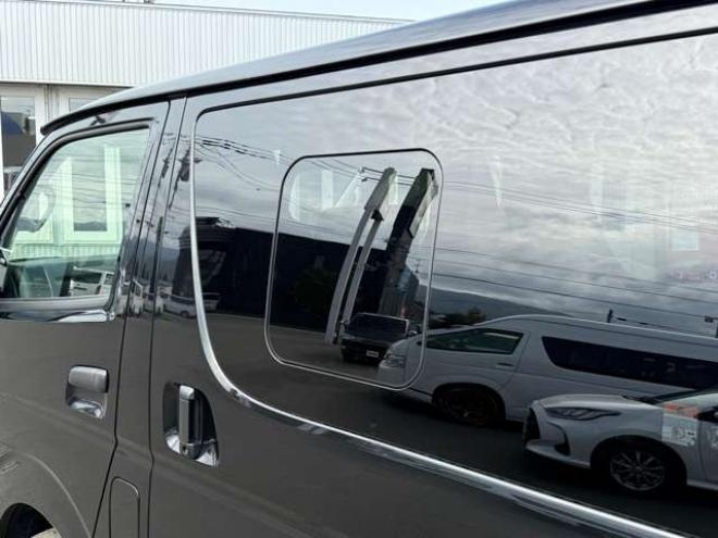 ハイエースバン2.8 DX ロング ディーゼルターボ 4WD　登録未使用車　寒冷地仕様　パノラミックビューモニター　デジタインナーミラー　LEDヘッドランプ　電動格納ミラーヒータ付　リアAC　リアヒーター　スライドドアイージークローザー　バックドアイージークローザー 登録済未使用車 2800