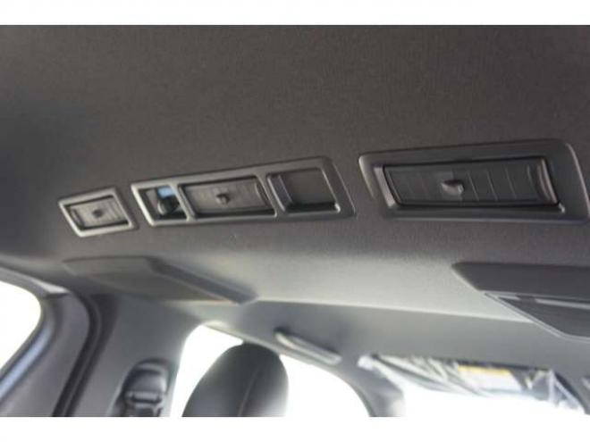 ハイエースバン2.8 スーパーGL ダークプライム S ロングボディ ディーゼルターボ 4WD　ダークプライムS　登録済未使用車　4WD　両側パワースライドドア　デジタルインナーミラー　全方位カメラ　バックカメラ　寒冷地仕様　プッシュスタート　スマートキー　415COBRAフラットベッドキット 登録済未使用車 2800