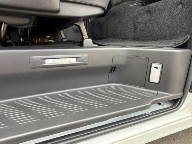 ハイエースバン2.8 スーパーGL ダークプライムII ロングボディ ディーゼルターボ 4WD　寒冷地仕様 ワンオーナー パノラミックビューモニター デジタルインナーミラー 415COBRA CL-3フロントリップ CL-2サイドステップ　CL-ステップリアバンパー　ステージ2　バッドラッカー18インチアルミ　トーヨーH30 2800