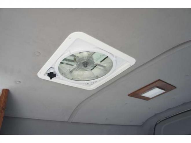 ハイエースバンスーパーロングHR　8人乗りキャンピング4WD　走行充電&外部充電&サブバッテリー　　　&FFヒーター&冷蔵庫&シンク&給排水　アルパインBIG-X&フリップダウン　415COBRAフロントリップ&バッドラッカー17AW　デジタルインナー　全方位カメラ 2700