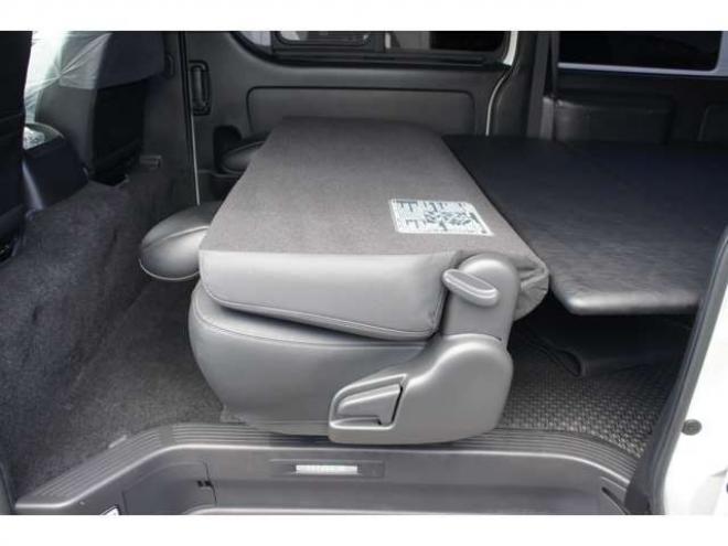 ハイエースバン2.8 スーパーGL ダークプライムII ロングボディ ディーゼルターボ 4WD　ESSEXカスタム　FリップスポイラーVer.4　サイドライナー　クワトロリアバンパー　プログレスIバッドパネル　17インチELホイール　ヨコハマPARADA　415COBRAフラットキット 2800