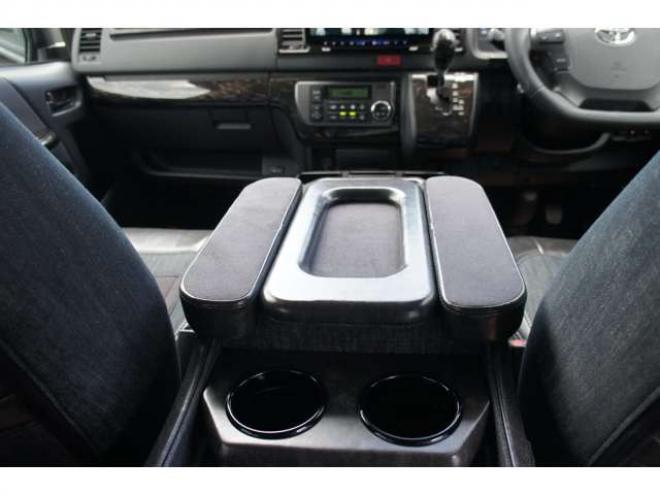 レジアスエース2.8 スーパーGL ダークプライム ロングボディ ディーゼルターボ 4WD　415COBRAオフィシャルコンプリート　ファントムヘッドライトシステム&新作HP-6　18インチホイール&フェイスリフトキット&フルエアロ&フローティングリップ&ローフォルムフェンダー　玄武2インチダウンブロック 2800