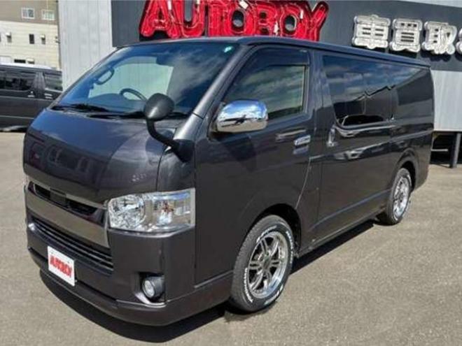 ハイエースバン2.8 スーパーGL ダークプライムII ロングボディ ディーゼルターボ 4WD　グレーメタリック　415COBRAクリーンルック3フロントスポイラー　ステージ2ルーフスポイラー　バッドフェイスBY2ボンネット　バッドラッカー17インチAW　ヨコハマPARADA17インチホワイトレター 2800