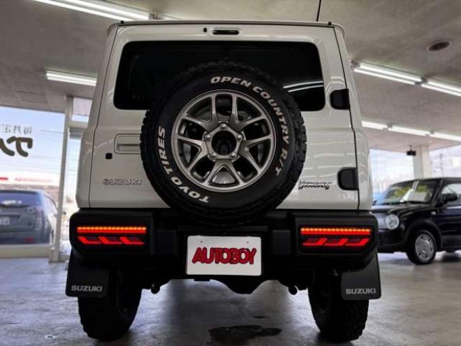 ジムニーXC 4WD　スマートキー・スズキセーフティ・シートヒーター・Pioneer7インチフルセグナビ・carrozzeriaサブウーハー・スズキ純正アルミホイール・TOYOオープンカントリーR/T-185/85R16 660