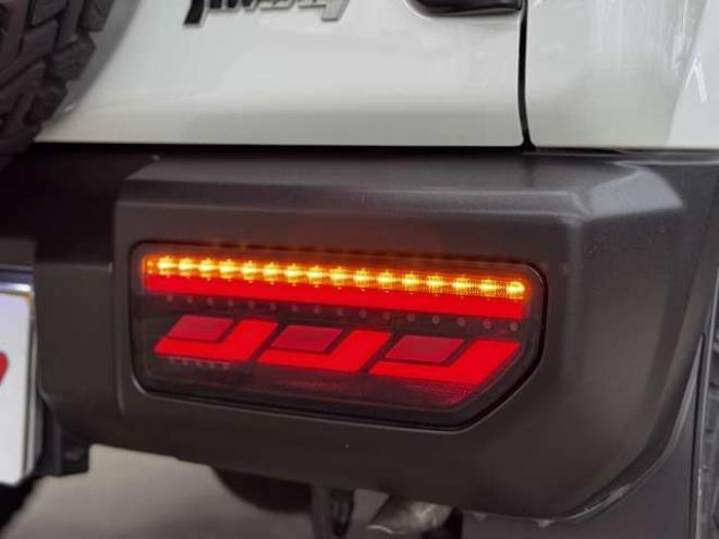 ジムニーXC 4WD　スマートキー・スズキセーフティ・シートヒーター・Pioneer7インチフルセグナビ・carrozzeriaサブウーハー・スズキ純正アルミホイール・TOYOオープンカントリーR/T-185/85R16 660