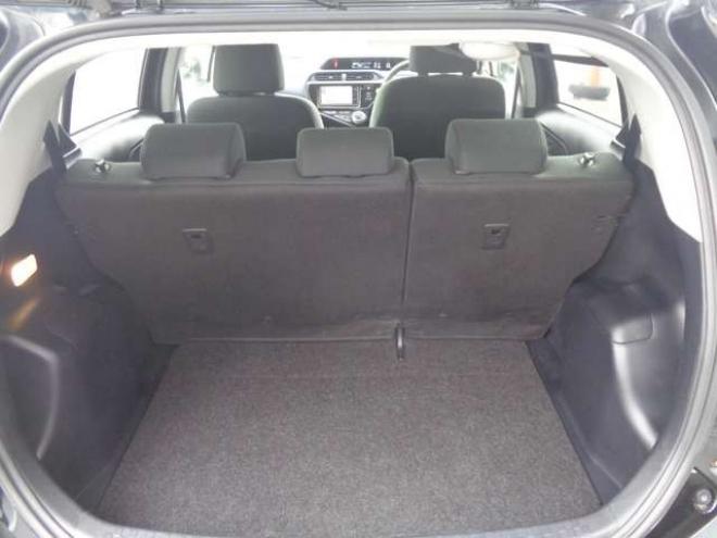 アクア1.5 S　純正ナビ　バックカメラ　スマートキー　車検令和8年8月 2WD 1500