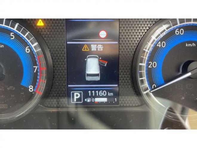 デイズハイウェイスターX 4WD　プッシュスタート　スマートキー　日産純正ナビ　フルセグTV　CD　Bluetooth　全方向カメラ　バックカメラ　本革巻きステアリング　ステアリングスイッチ　クルーズコントロール　シートヒーター　ETC 660