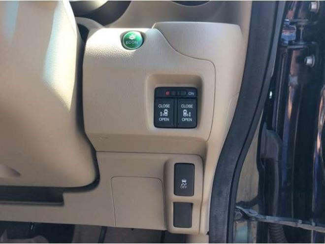 N-BOXG ターボパッケージ 4WD　パワスラ　スマートキー　クルーズコントロール　ドラレコ　バックカメラ　メモリーナビ　ETC　電動格納ミラー　オートライト　横滑り防止　アイドリングストップ　パナソニックフルセグTV　メモリナビ　Bluetooth 660