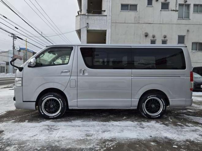 ハイエースバン2.8 スーパーGL ロング ディーゼルターボ 4WD　4WD　リアヒーター　リアクーラー　プッシュスタート　スマートキー　LEDヘッド　ベッドキッド　横滑り防止　衝突被害軽減　車線逸脱　純正ナビ　フルセグTV　Bluetooth　バックカメラ　トヨタ純正リアモニター　ETC 2800