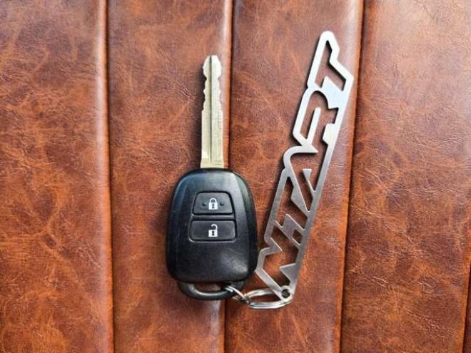 ハイエースバン2.8 DX ワイド スーパーロング ハイルーフ GLパッケージ ディーゼルターボ 4WD　COBRA丸目ヘッドライトKIT　SAFARIフロントスポイラー　リアヒーター&クーラー　キーレス　純正ナビ　ワンセグTV　Bカメラ　オートマチックハイビーム　横滑り防止　車線逸脱　衝突被害軽減　ETC　電動格納ミラー 2800