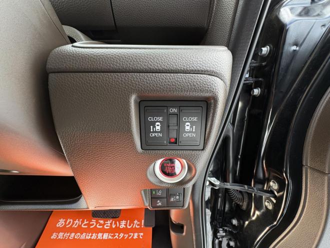 N-BOXN-BOX 4WD L寒冷地仕様　管理車両　ワンオーナー　右パワースライドドアOP LED ＶＳＣ　ブレーキアシスト　８インチナビブルートゥース　純正エンジンスタート　シートヒーター　バイザー　ドラレコ付 4WD 660 5Dr