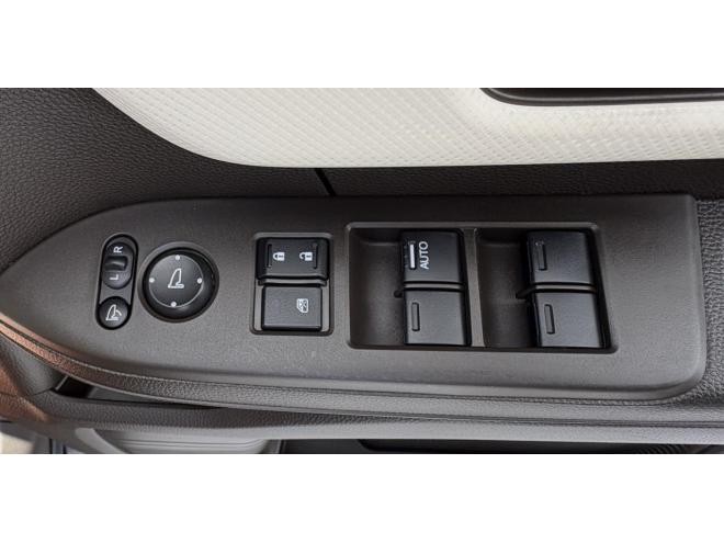 N-BOXN-BOX 4WD L寒冷地仕様　管理車両　ワンオーナー　右パワースライドドアOP LED ＶＳＣ　ブレーキアシスト　８インチナビブルートゥース　純正エンジンスタート　シートヒーター　バイザー　ドラレコ付 4WD 660 5Dr