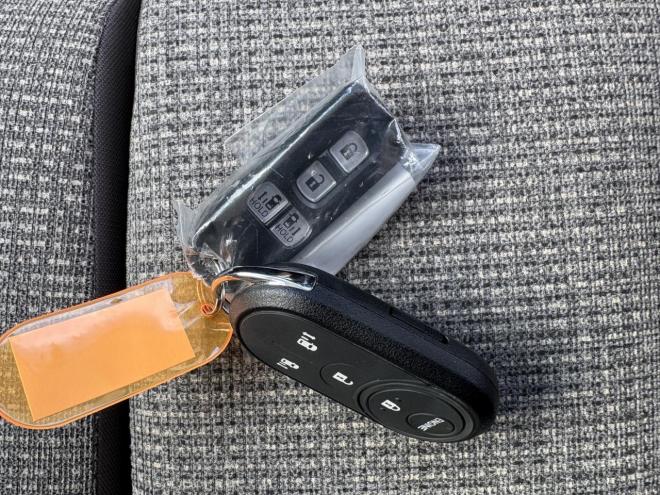 N-BOXN-BOX 4WD L寒冷地仕様　管理車両　ワンオーナー　右パワースライドドアOP LED ＶＳＣ　ブレーキアシスト　８インチナビブルートゥース　純正エンジンスタート　シートヒーター　バイザー　ドラレコ付 4WD 660 5Dr