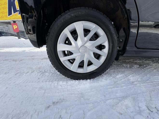 N-BOXN-BOX 4WD L寒冷地仕様　管理車両　ワンオーナー　右パワースライドドアOP LED ＶＳＣ　ブレーキアシスト　８インチナビブルートゥース　純正エンジンスタート　シートヒーター　バイザー　ドラレコ付 4WD 660 5Dr