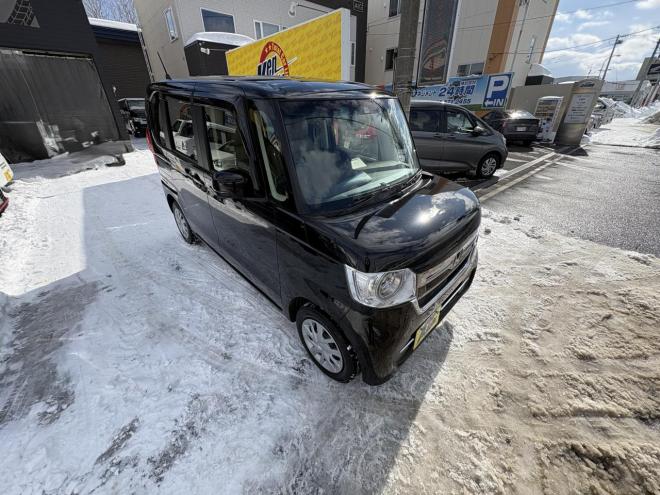 N-BOXN-BOX 4WD L寒冷地仕様　管理車両　ワンオーナー　右パワースライドドアOP LED ＶＳＣ　ブレーキアシスト　８インチナビブルートゥース　純正エンジンスタート　シートヒーター　バイザー　ドラレコ付 4WD 660 5Dr