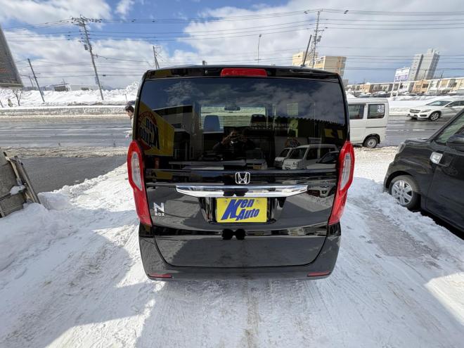 N-BOXN-BOX 4WD L寒冷地仕様　管理車両　ワンオーナー　右パワースライドドアOP LED ＶＳＣ　ブレーキアシスト　８インチナビブルートゥース　純正エンジンスタート　シートヒーター　バイザー　ドラレコ付 4WD 660 5Dr