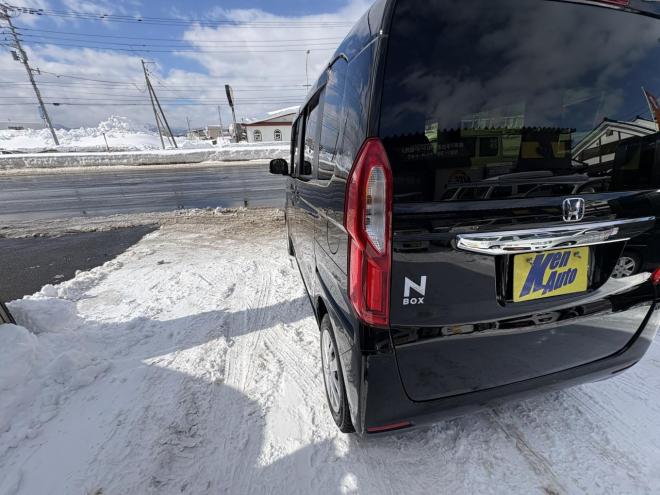 N-BOXN-BOX 4WD L寒冷地仕様　管理車両　ワンオーナー　右パワースライドドアOP LED ＶＳＣ　ブレーキアシスト　８インチナビブルートゥース　純正エンジンスタート　シートヒーター　バイザー　ドラレコ付 4WD 660 5Dr
