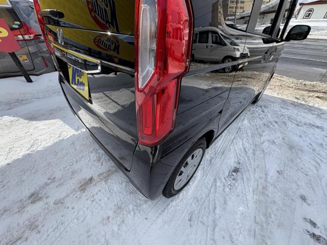 N-BOXN-BOX 4WD L寒冷地仕様　管理車両　ワンオーナー　右パワースライドドアOP LED ＶＳＣ　ブレーキアシスト　８インチナビブルートゥース　純正エンジンスタート　シートヒーター　バイザー　ドラレコ付 4WD 660 5Dr