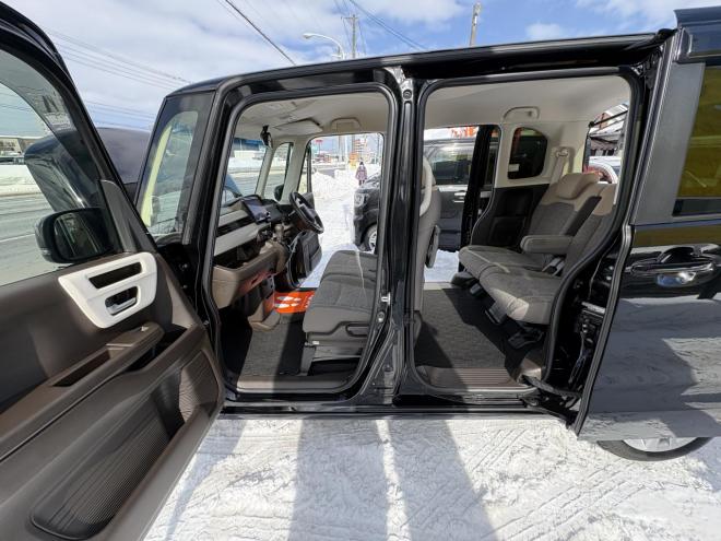 N-BOXN-BOX 4WD L寒冷地仕様　管理車両　ワンオーナー　右パワースライドドアOP LED ＶＳＣ　ブレーキアシスト　８インチナビブルートゥース　純正エンジンスタート　シートヒーター　バイザー　ドラレコ付 4WD 660 5Dr