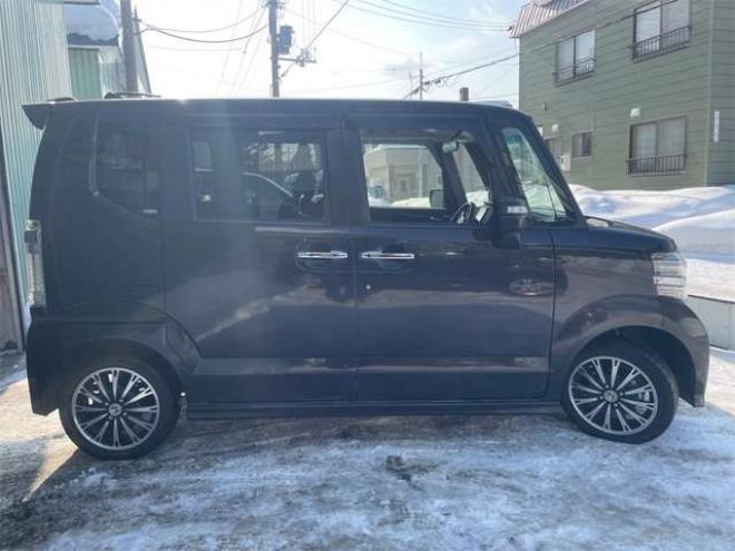 N-BOXカスタムG ターボパッケージ 4WD　クルコン　ターボ　両面Pドア　エンスタ　ナビ　ETC 660