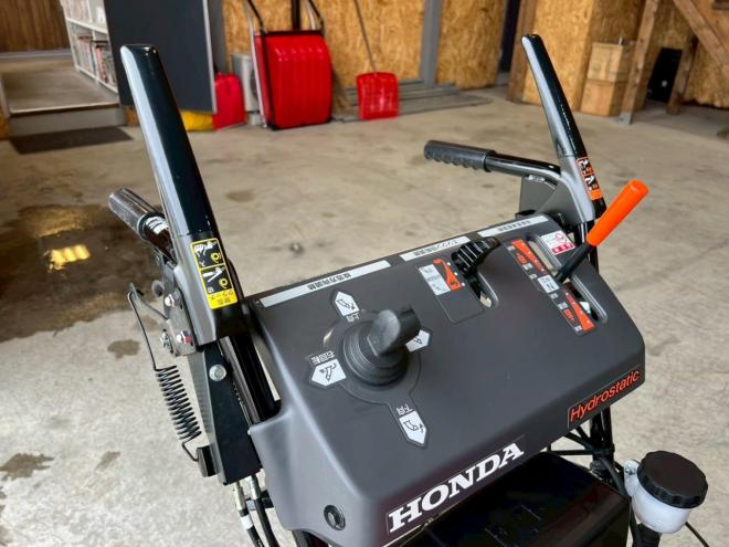 除雪機ホンダ　HSS760ｎ