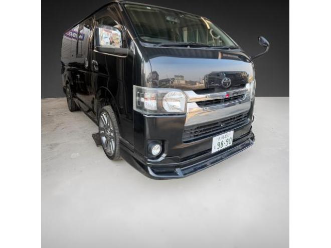 ハイエースバン4型フェイス スーパーGL ディーゼルターボ 本州車寒冷地仕様 カロッツェリア8型ナビTVバックカメラ 両側スライドドア リアテーブルドリンクホルダー ベッドキット モデリスタフロントリップ LEDヘッドライト ヒッチメンバー 運転席レカロシート 20インチアルミタイヤ ヴァレンティーテールランプ 車検満タン 即乗りOK！ 4WD 3000 5Dr