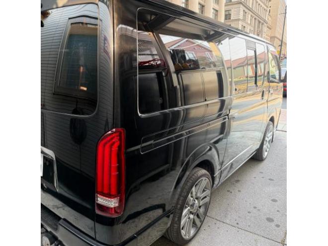 ハイエースバン4型フェイス スーパーGL ディーゼルターボ 本州車寒冷地仕様 カロッツェリア8型ナビTVバックカメラ 両側スライドドア リアテーブルドリンクホルダー ベッドキット モデリスタフロントリップ LEDヘッドライト ヒッチメンバー 運転席レカロシート 20インチアルミタイヤ ヴァレンティーテールランプ 車検満タン 即乗りOK！ 4WD 3000 5Dr