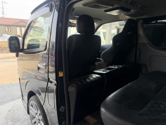 ハイエースバン4型フェイス スーパーGL ディーゼルターボ 本州車寒冷地仕様 カロッツェリア8型ナビTVバックカメラ 両側スライドドア リアテーブルドリンクホルダー ベッドキット モデリスタフロントリップ LEDヘッドライト ヒッチメンバー 運転席レカロシート 20インチアルミタイヤ ヴァレンティーテールランプ 車検満タン 即乗りOK！ 4WD 3000 5Dr