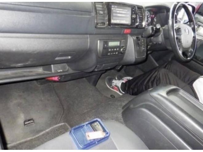 ハイエースバン5型スーパーGL ダークプライム2 ディーゼルターボ 本州車 寒冷地仕様 ナビTV バックカメラ 両側スライドドア リアヒータークーラー セーフティーセンス 車検新規 12ヶ月点検整備済 保証付！ 4WD 2700 5Dr