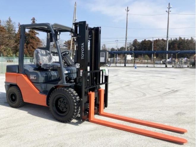 フォークリフトトヨタ　未使用　8FDJ35　建機