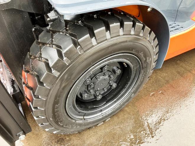 フォークリフトトヨタ　未使用　8FDJ35　建機