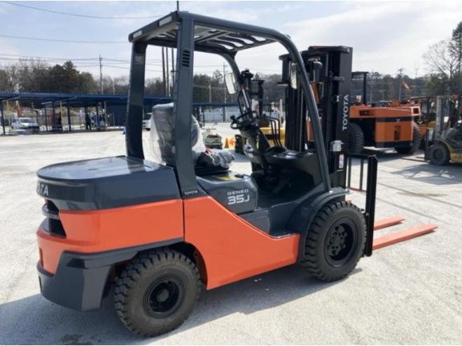 フォークリフトトヨタ　未使用　8FDJ35　建機