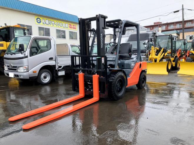 フォークリフトトヨタ　未使用　8FDJ35　建機