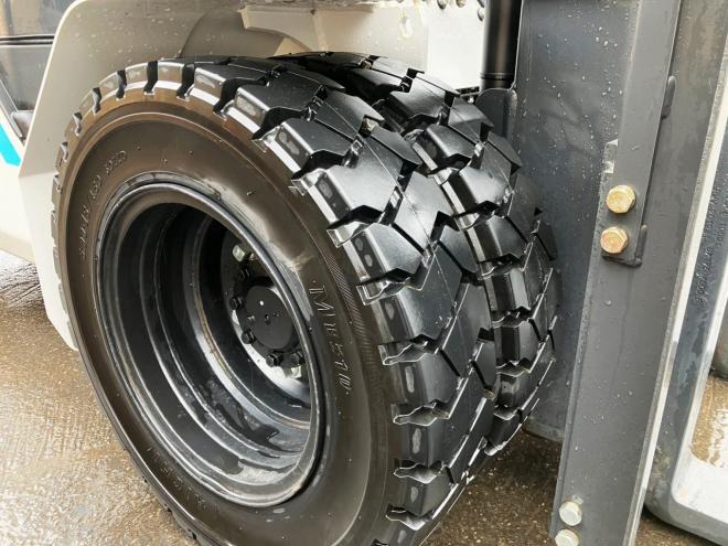 フォークリフト三菱　中古　FD30T5M　建機